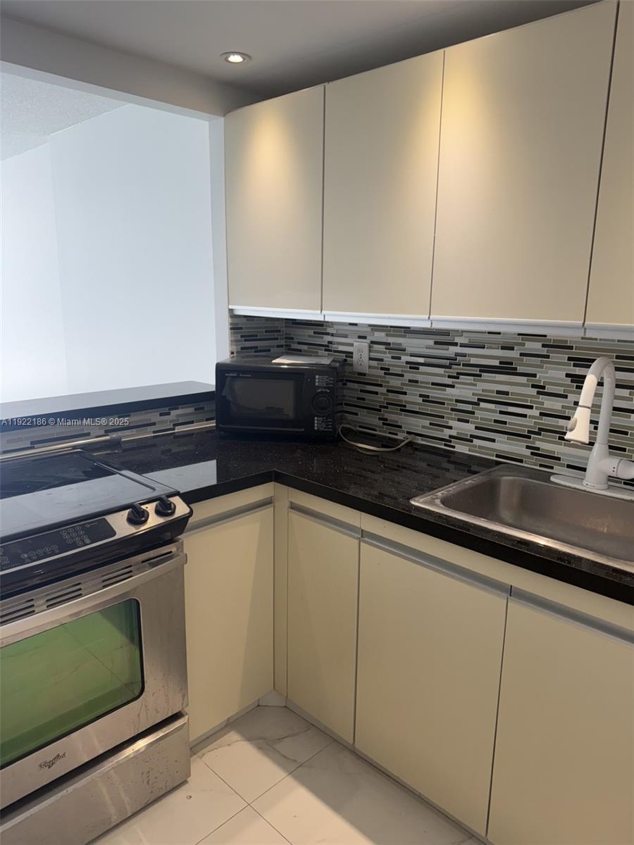 THE CLIPPER AT BISC COVE - Residential Lease