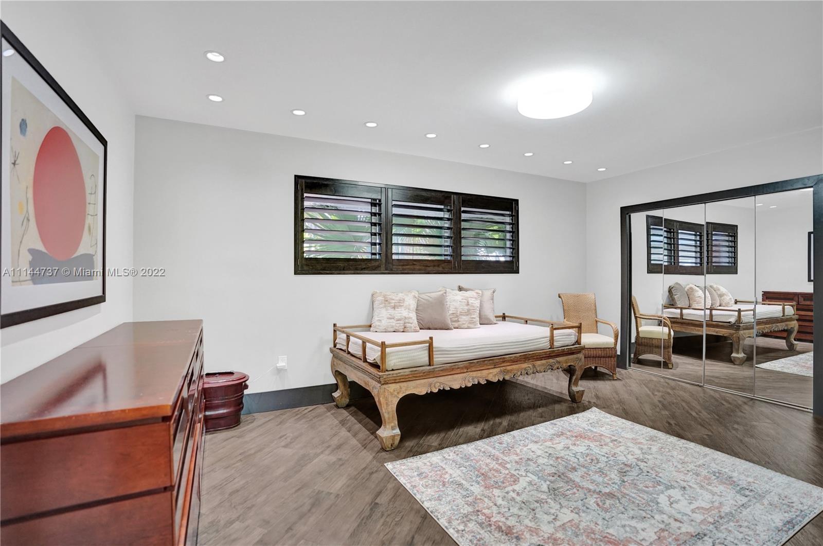 GORDON TR - Residential