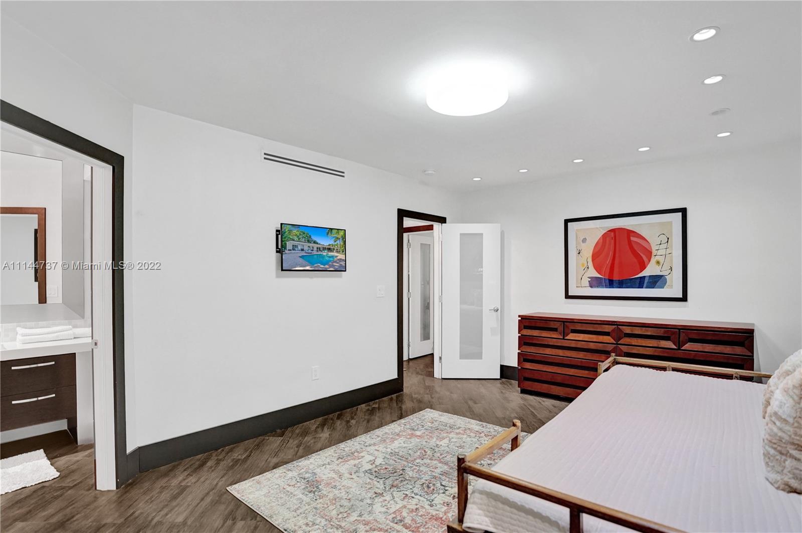 GORDON TR - Residential