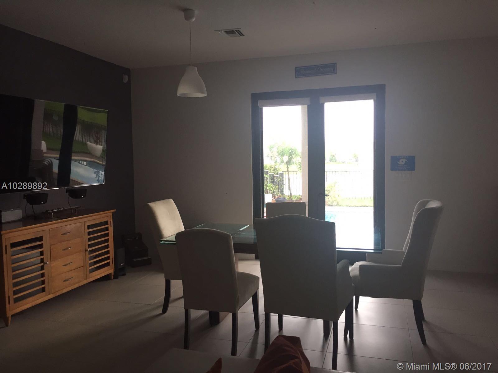 CHAMPION LAKES - Residential Lease