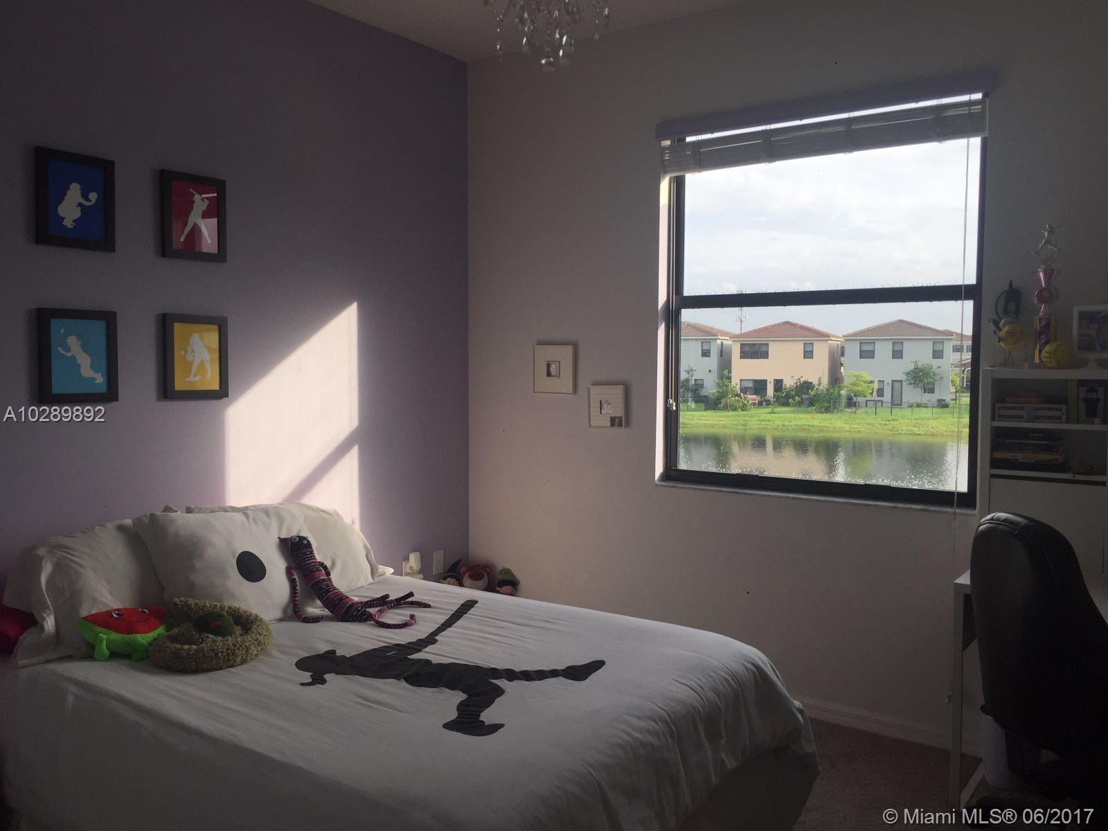 CHAMPION LAKES - Residential Lease