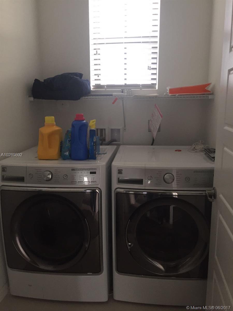 CHAMPION LAKES - Residential Lease