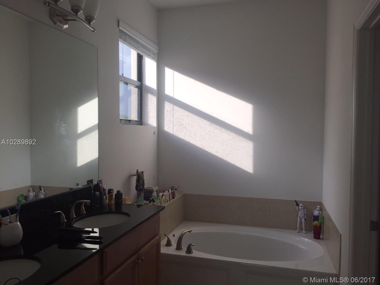 CHAMPION LAKES - Residential Lease