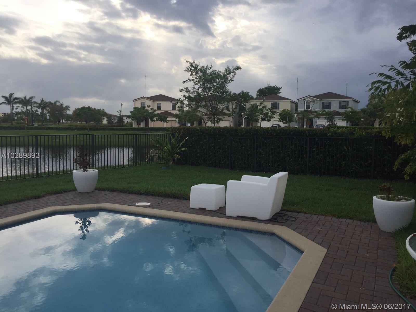 CHAMPION LAKES - Residential Lease