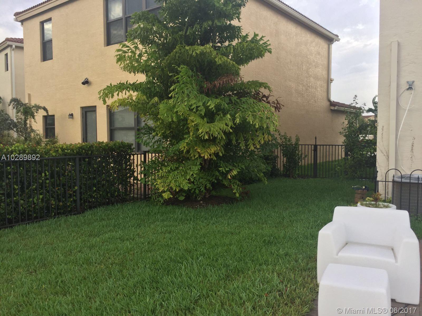 CHAMPION LAKES - Residential Lease