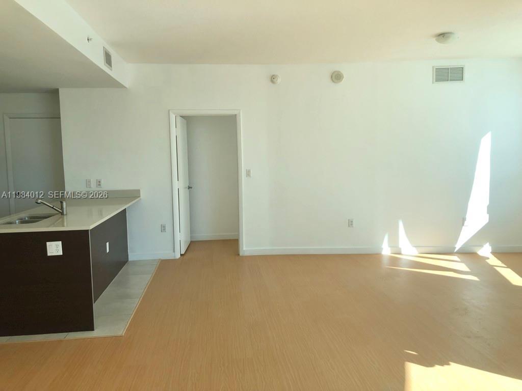 1900 N Bayshore Dr 1619