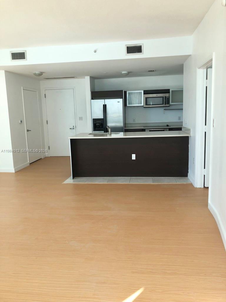 1900 N Bayshore Dr 1619