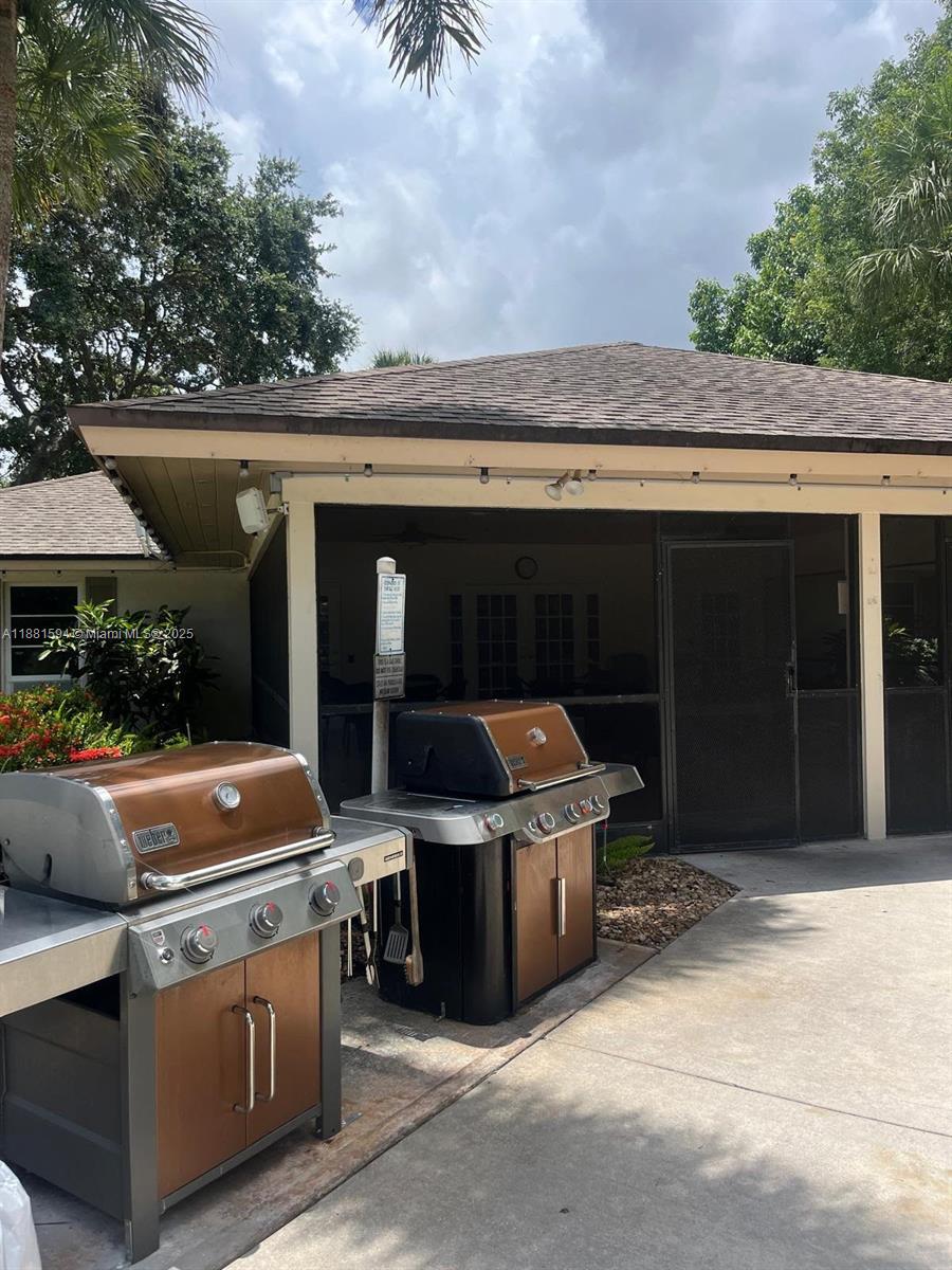 NO 114 PALM-AIRE COUNTRY - Residential Lease