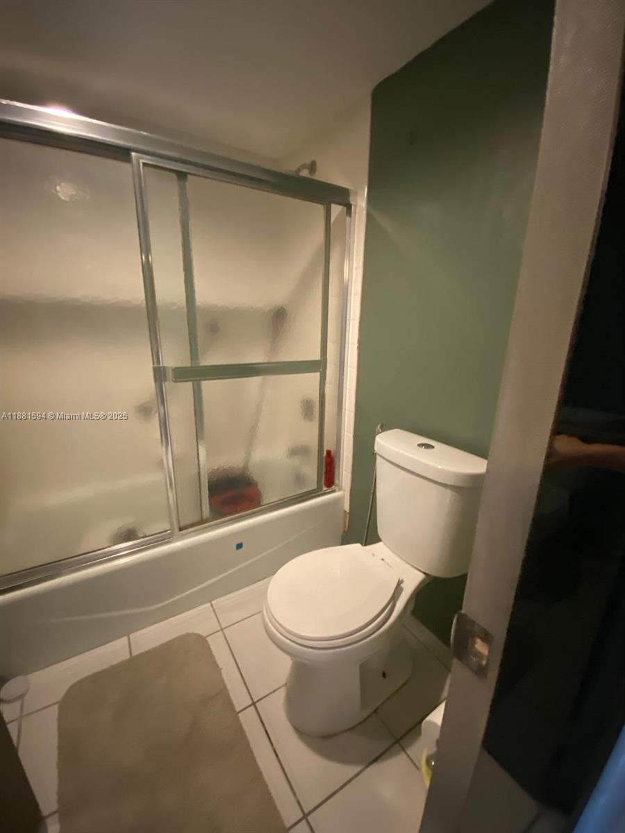 NO 114 PALM-AIRE COUNTRY - Residential Lease