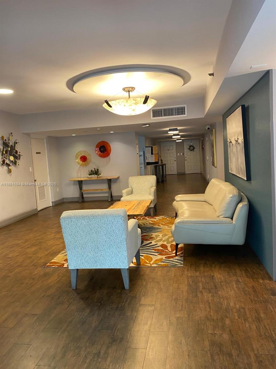 NO 114 PALM-AIRE COUNTRY - Residential Lease