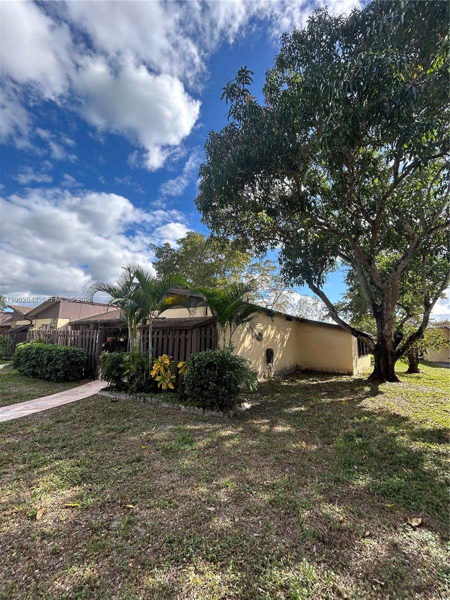 VILLAS AT CARRIAGE HILLS - Residential