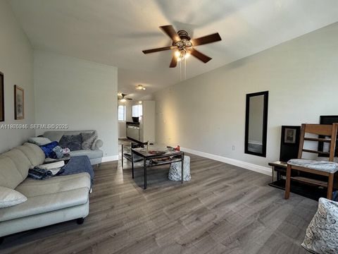 75 Washington Ave 18 Miami Beach FL 33139