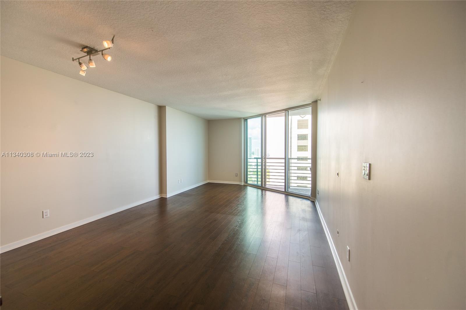 Photo 2 of 18 of 335 S Biscayne Blvd 3402 condo