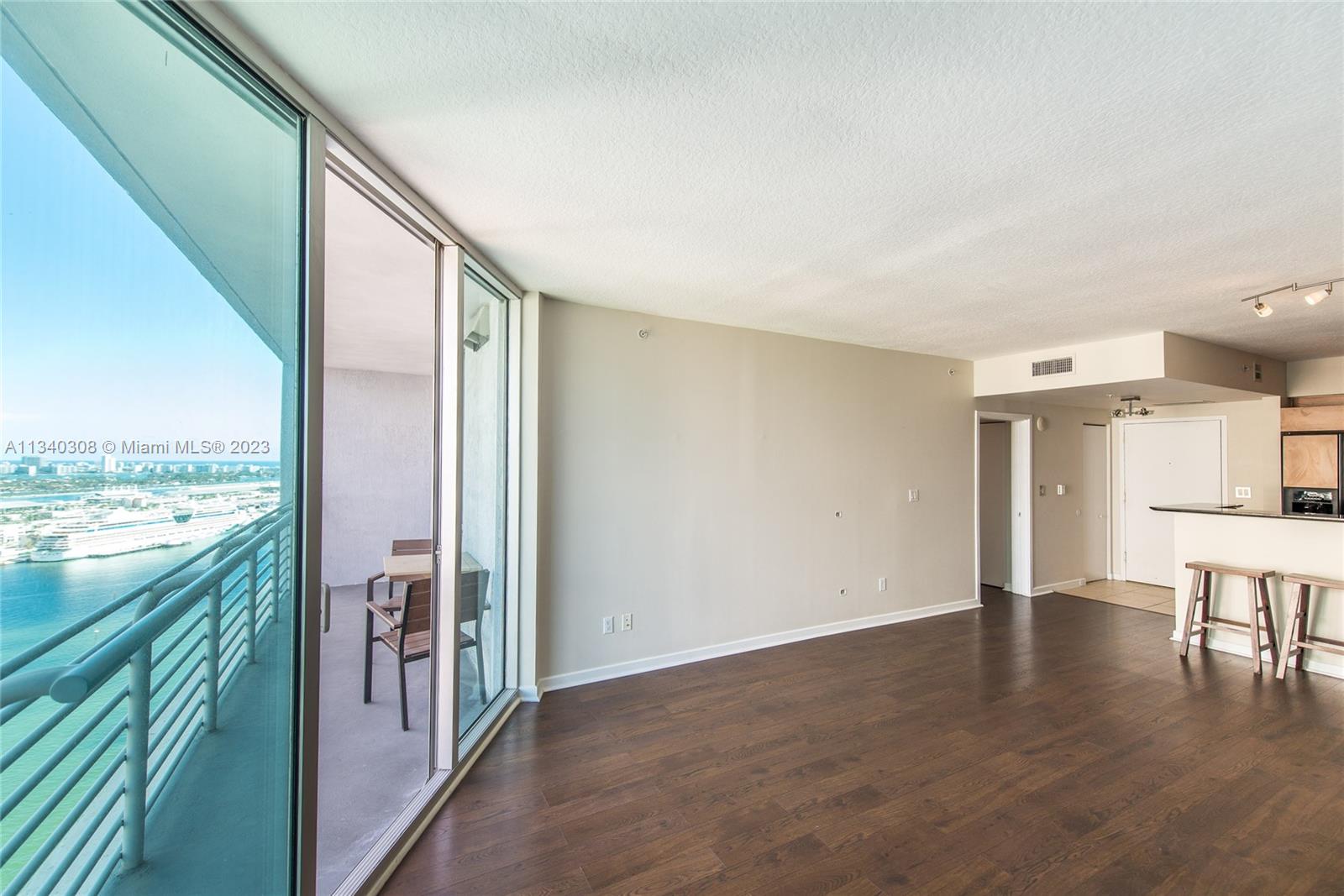 Photo 4 of 18 of 335 S Biscayne Blvd 3402 condo