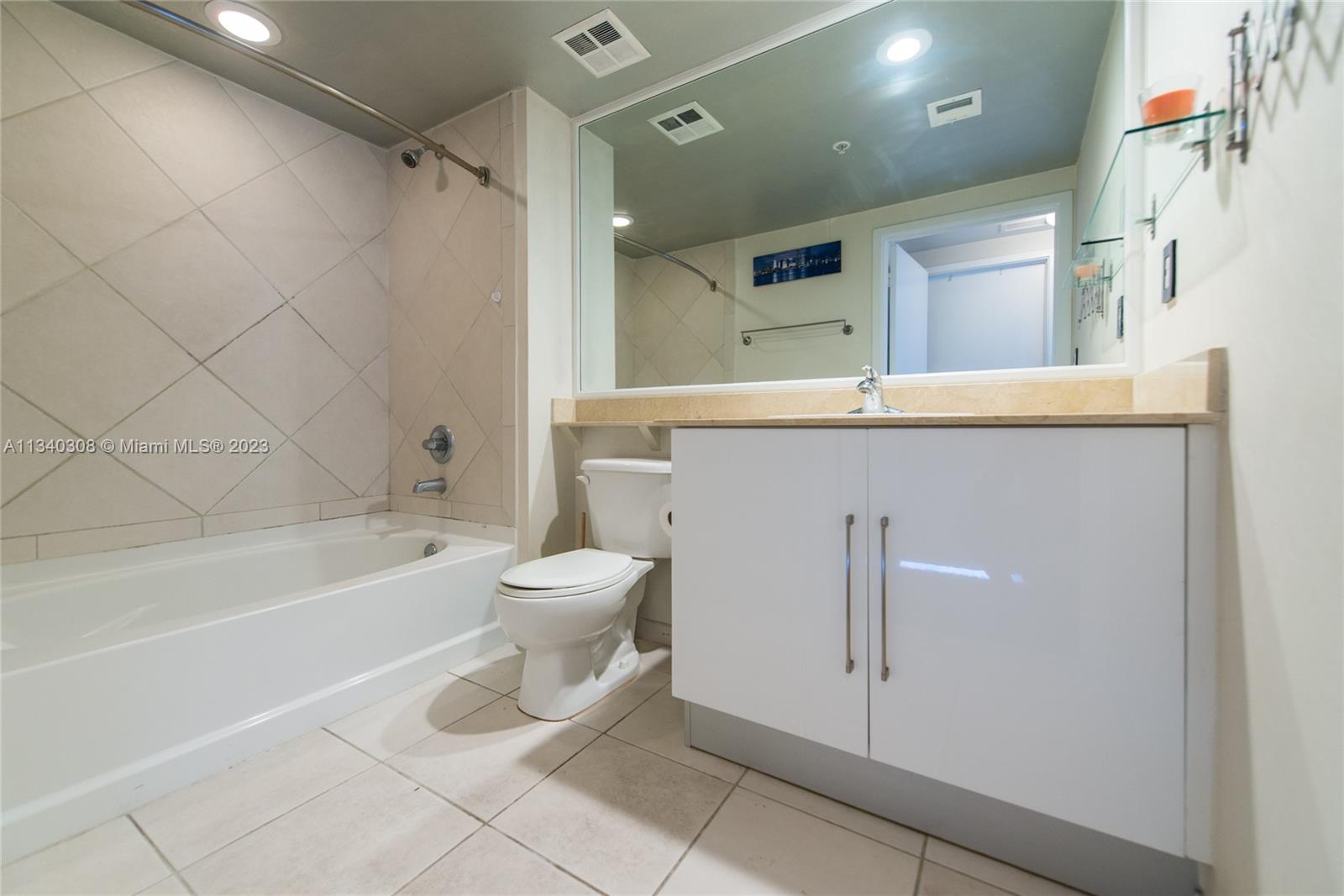 Photo 11 of 18 of 335 S Biscayne Blvd 3402 condo