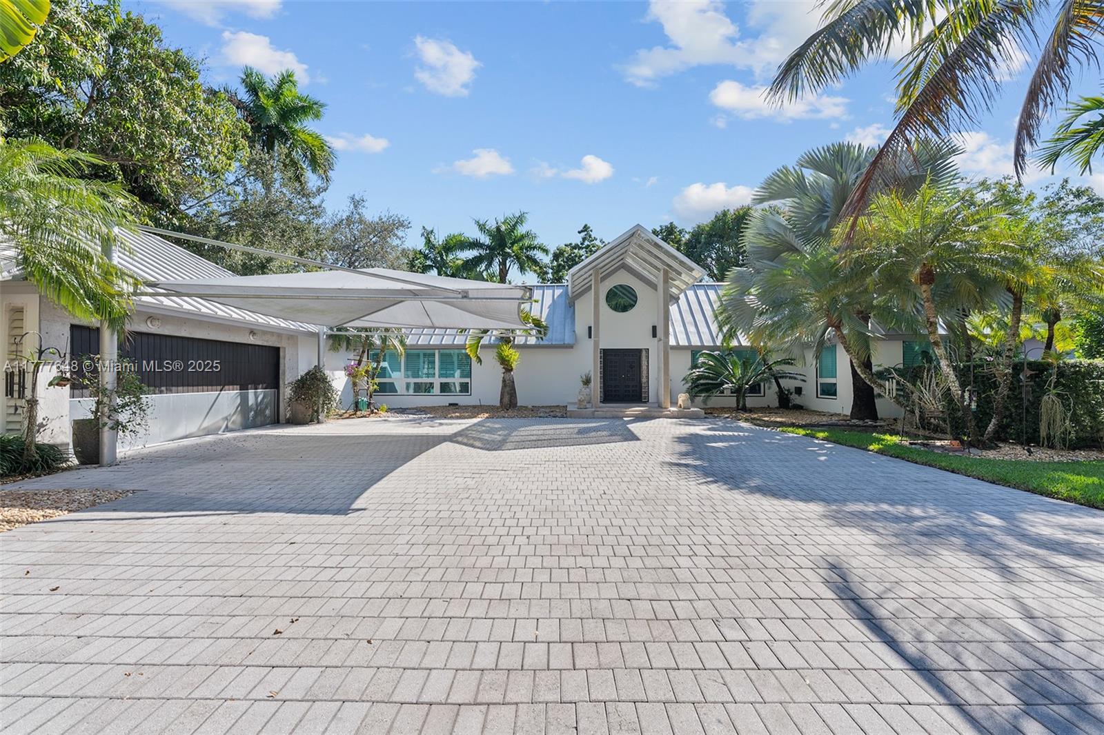 Rental Property at 3950 Hardie Ave, Coconut Grove, Broward County, Florida - Bedrooms: 5 
Bathrooms: 4  - $19,000 MO.