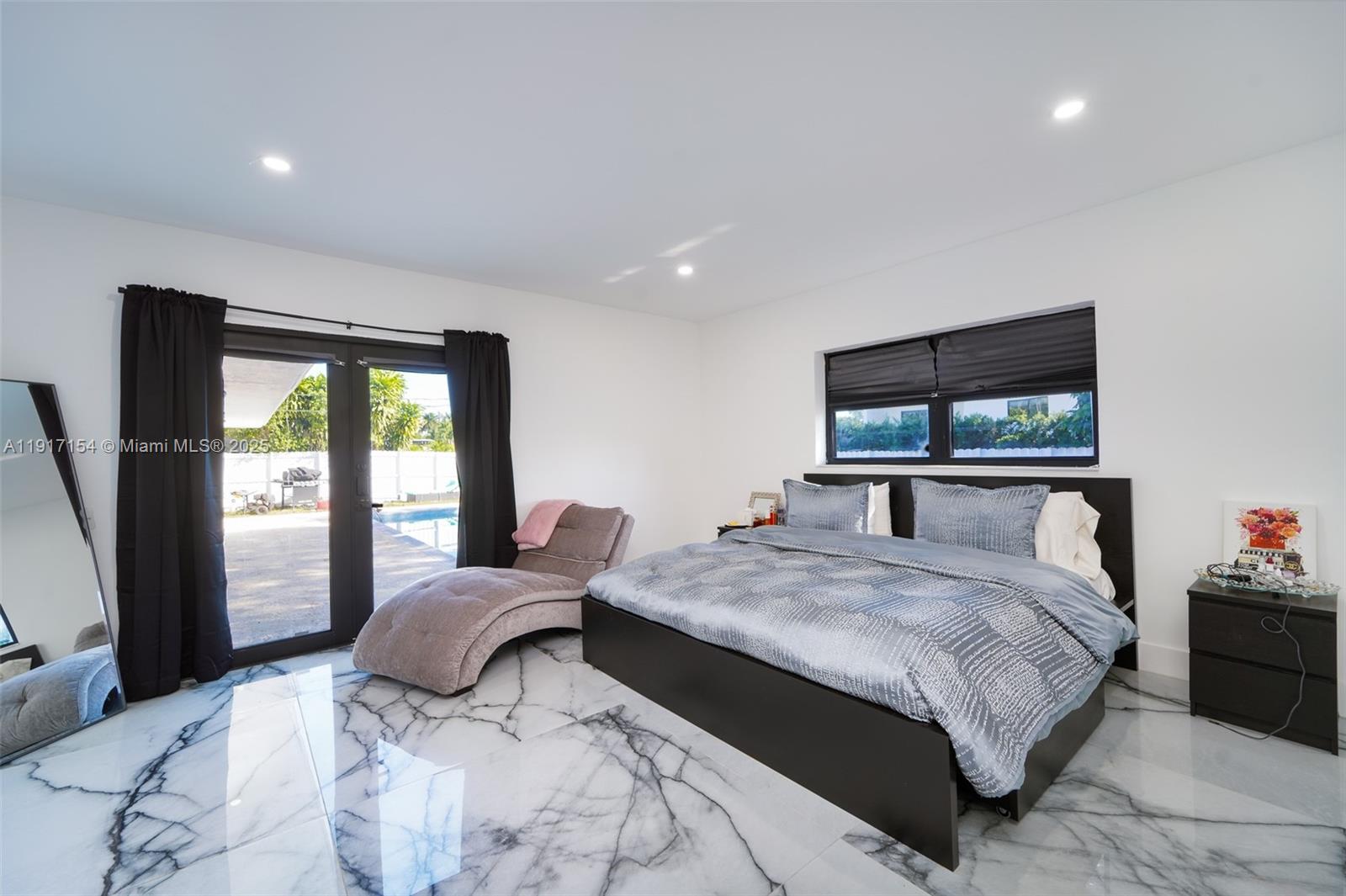 SKYLAKE MANORS - Residential