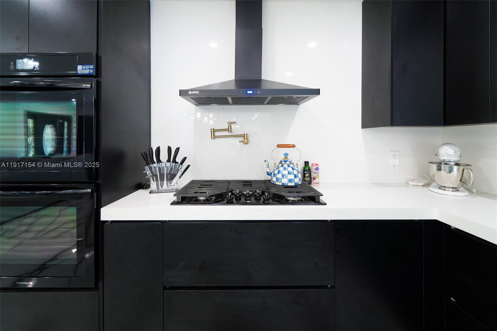 SKYLAKE MANORS - Residential