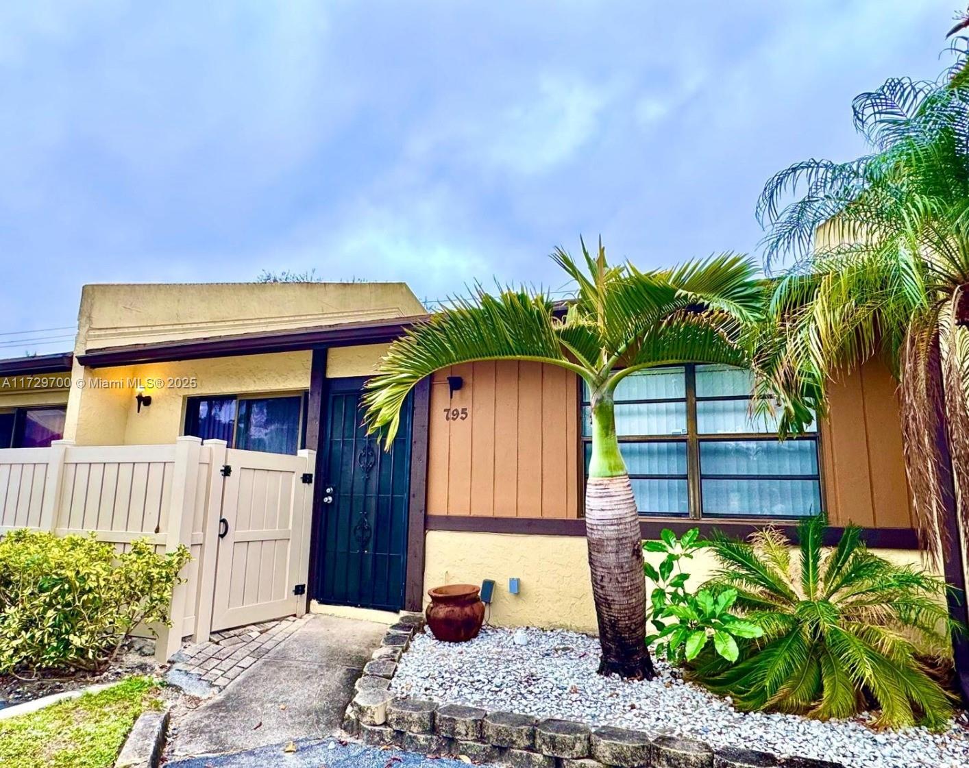 WOODLAKE ISLES - Residential