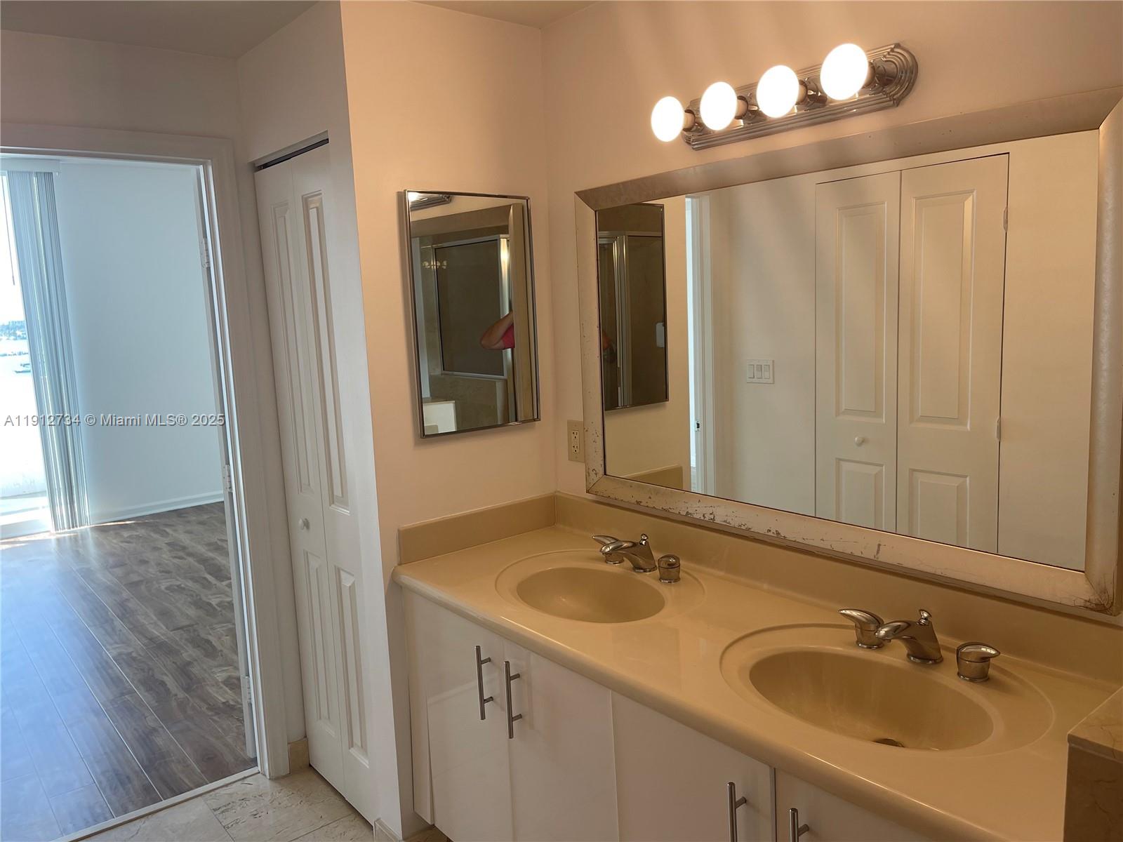 360 CONDO A - Residential