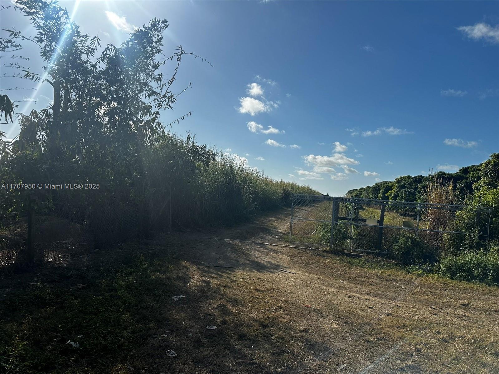 UNINCORPORATED MIAMI DADE - Land