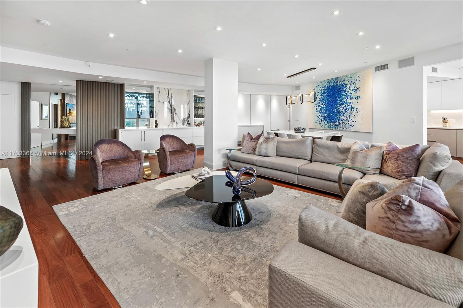 MAJESTIC TOWER - Residential