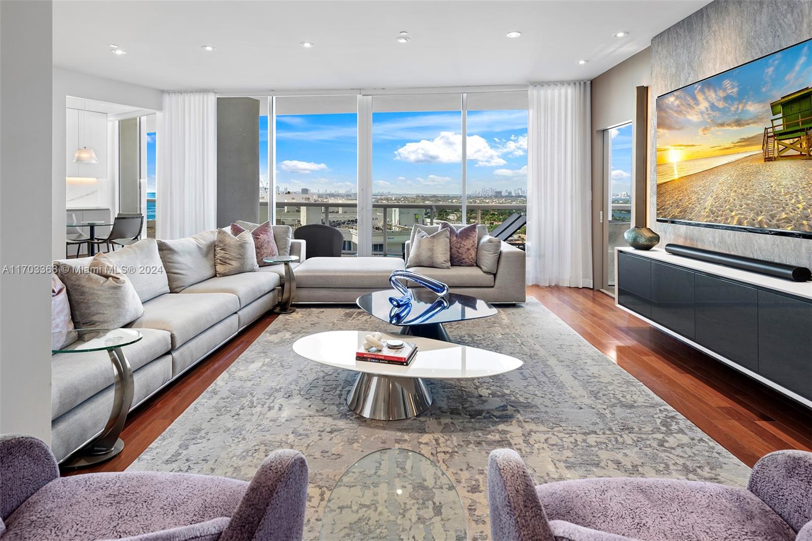 MAJESTIC TOWER - Residential