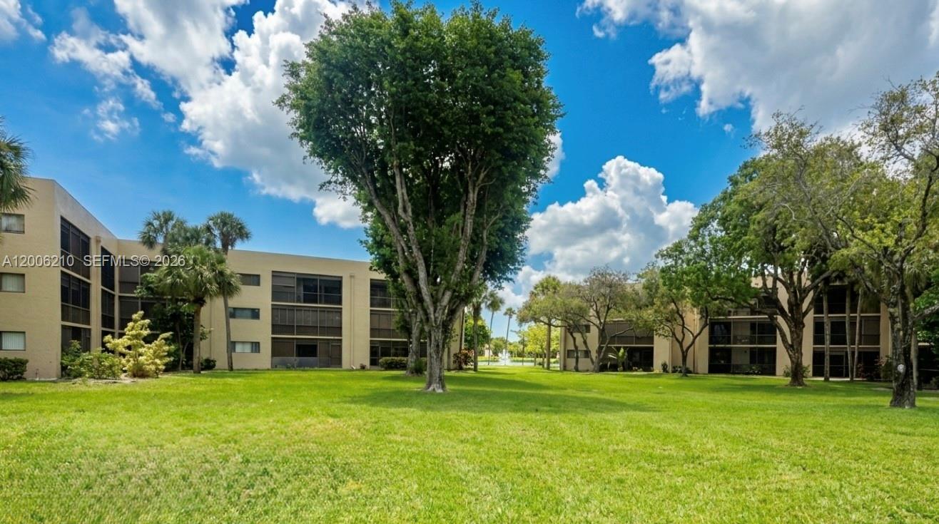 5190 Las Verdes Cir 115