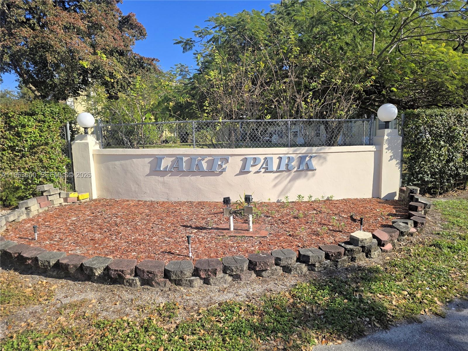 LAKE PARK CONDO NO 1 - BL - Residential