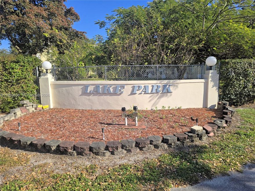 55+ Community. Spacious 2/2, 1,192 sqft, first floor unit located in the gated community of Lake Park. The unit features an updated kitchen with granite countertops, and tile flooring throughout.