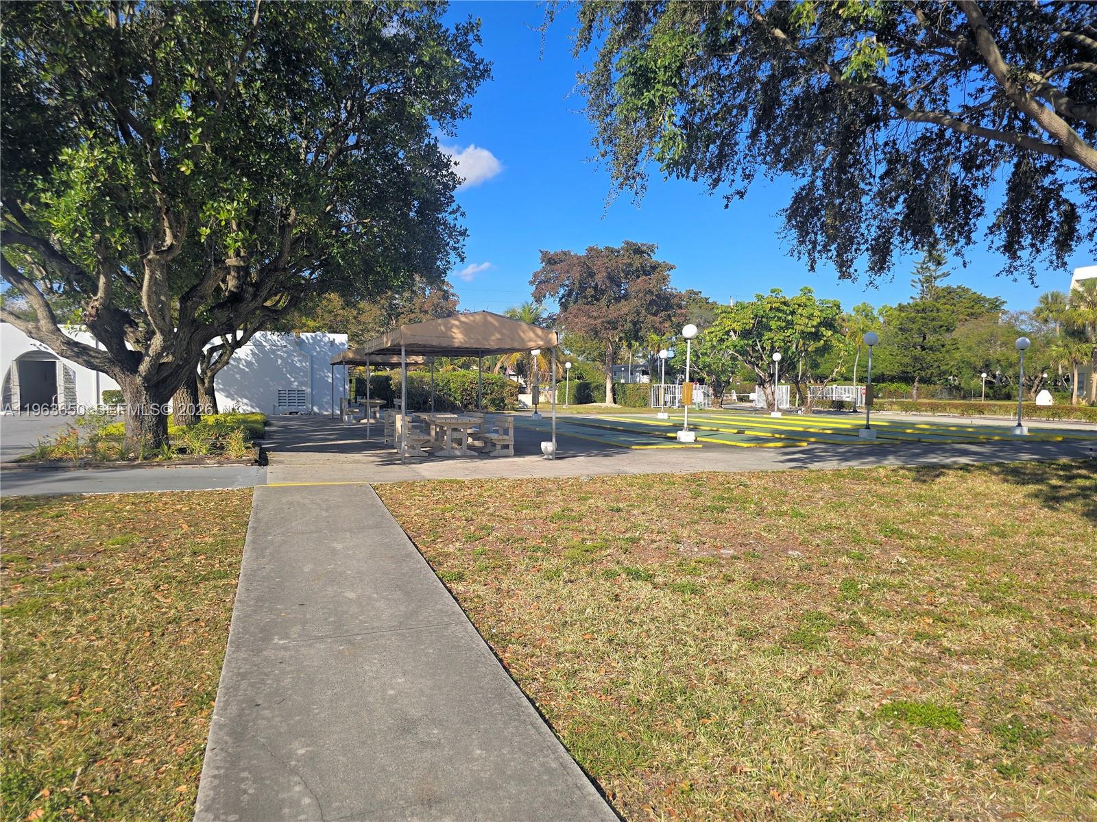 LAKE PARK CONDO NO 1 - BL - Residential