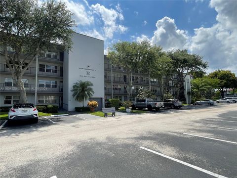 Condominium in Pembroke Pines FL 300 134th Way.jpg