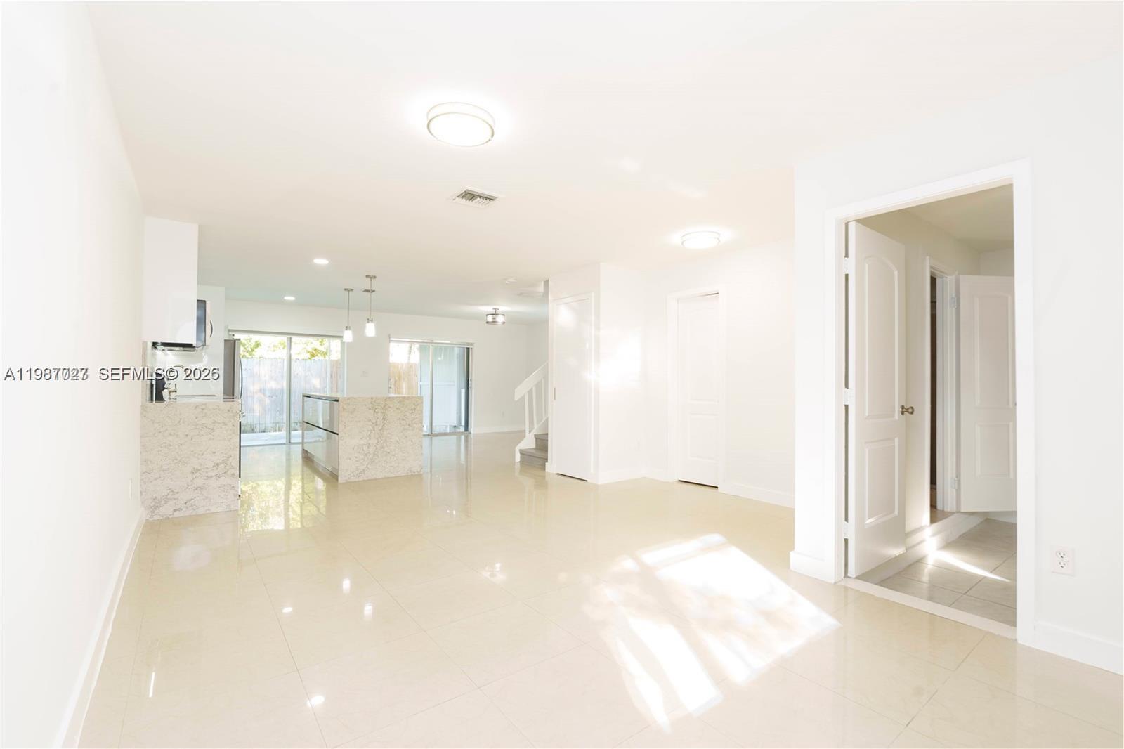 LAGO GRANDE SEVEN-D CONDO - Residential Lease