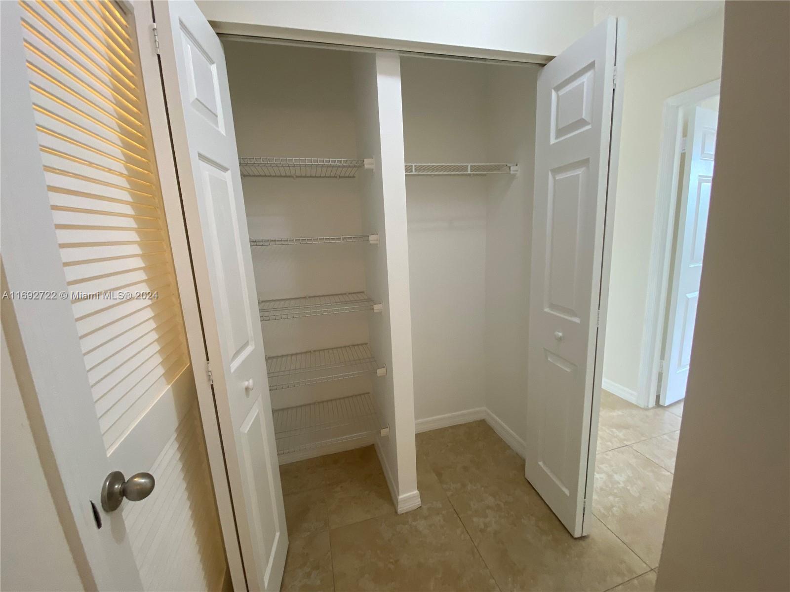 RUNAWAY BAY CONDO - Residential