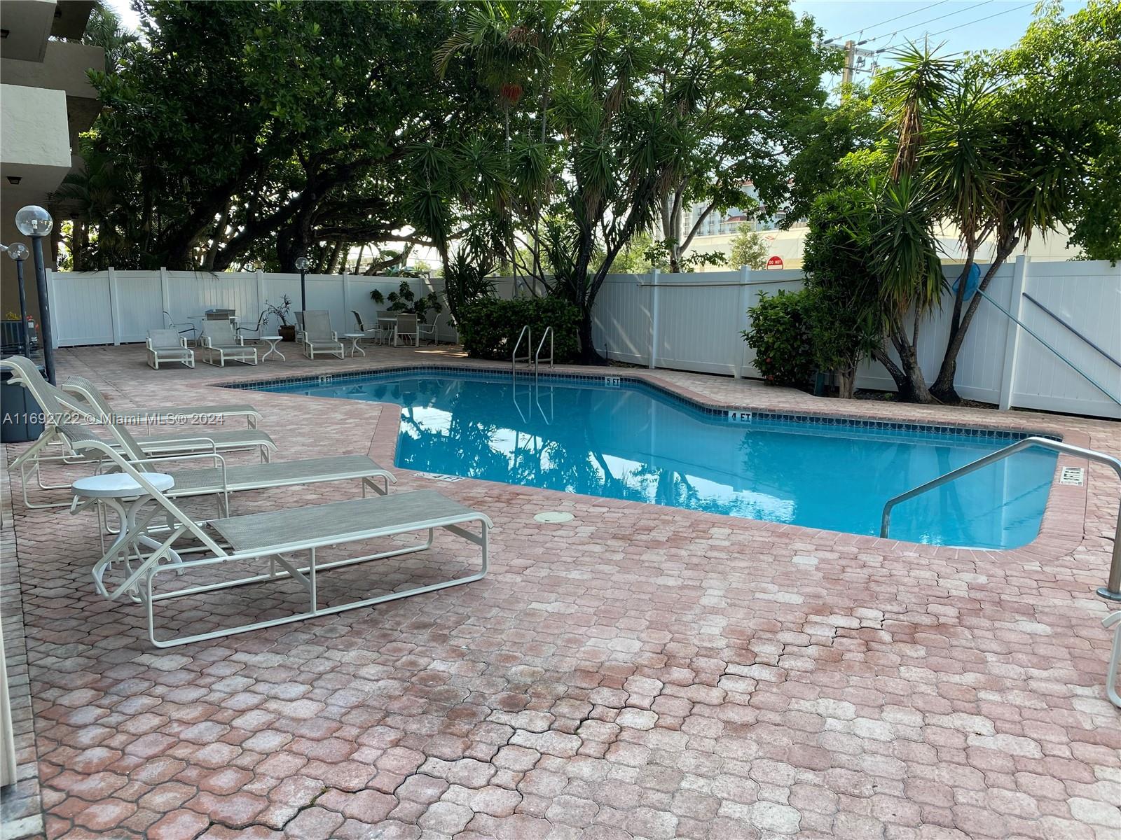 RUNAWAY BAY CONDO - Residential