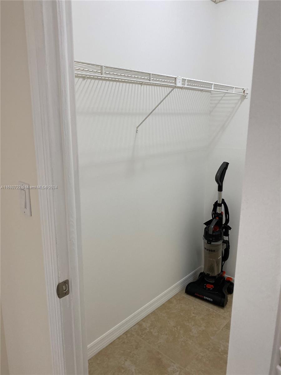 RUNAWAY BAY CONDO - Residential