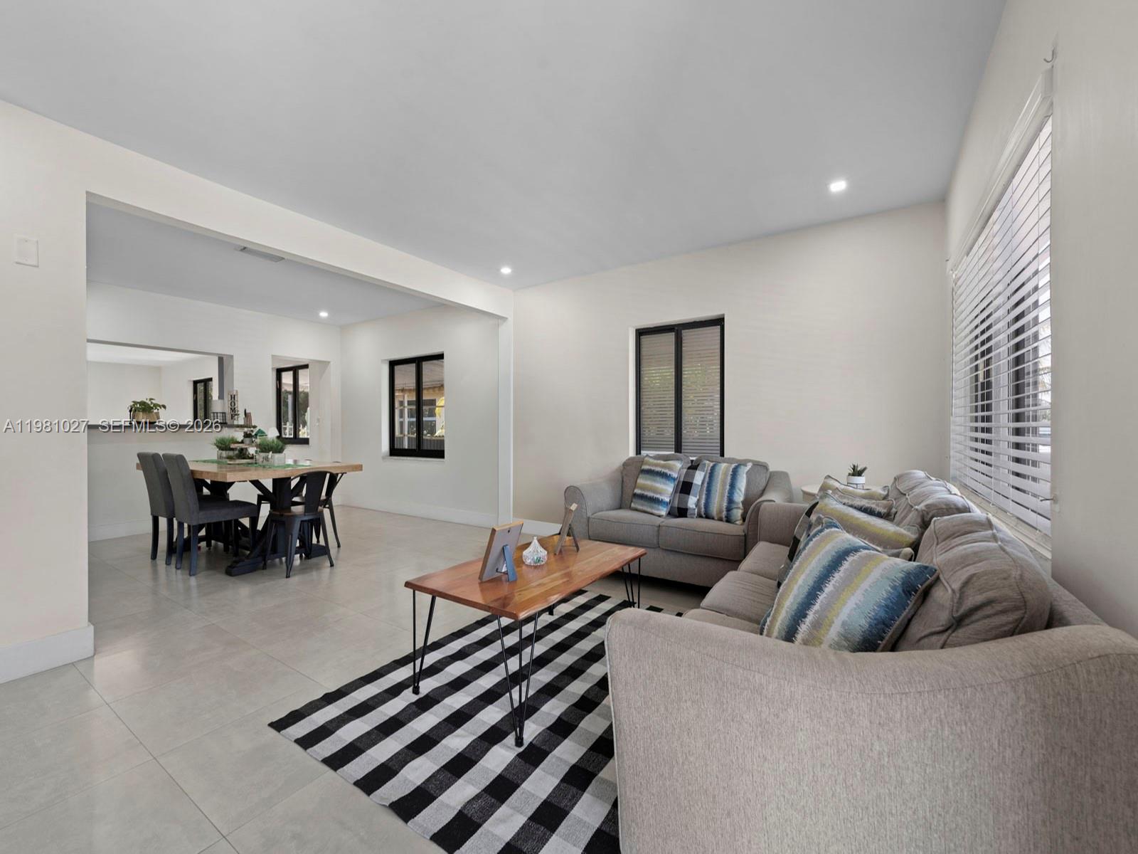 SUNLAND HOMES - Residential Income