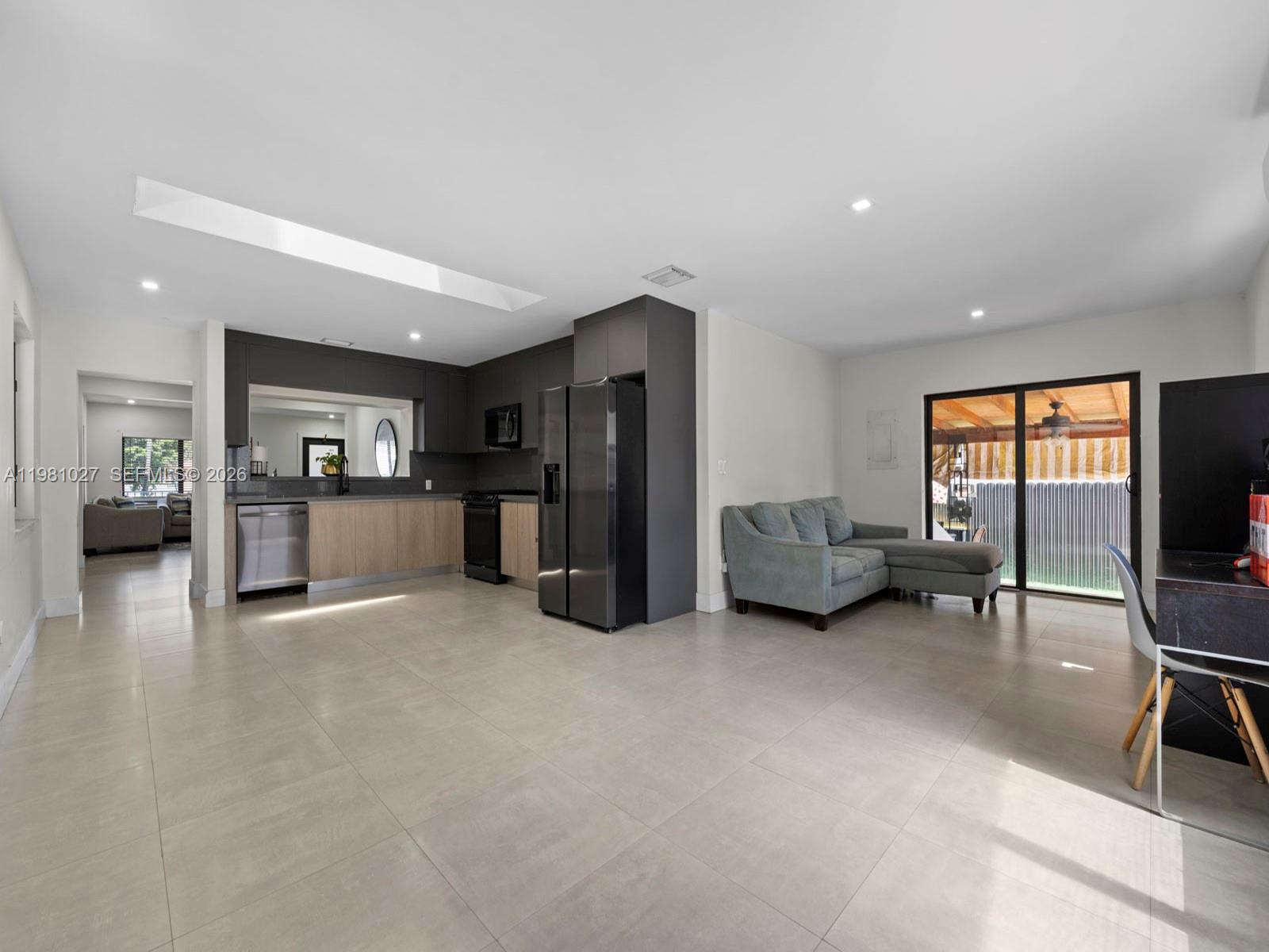 SUNLAND HOMES - Residential Income