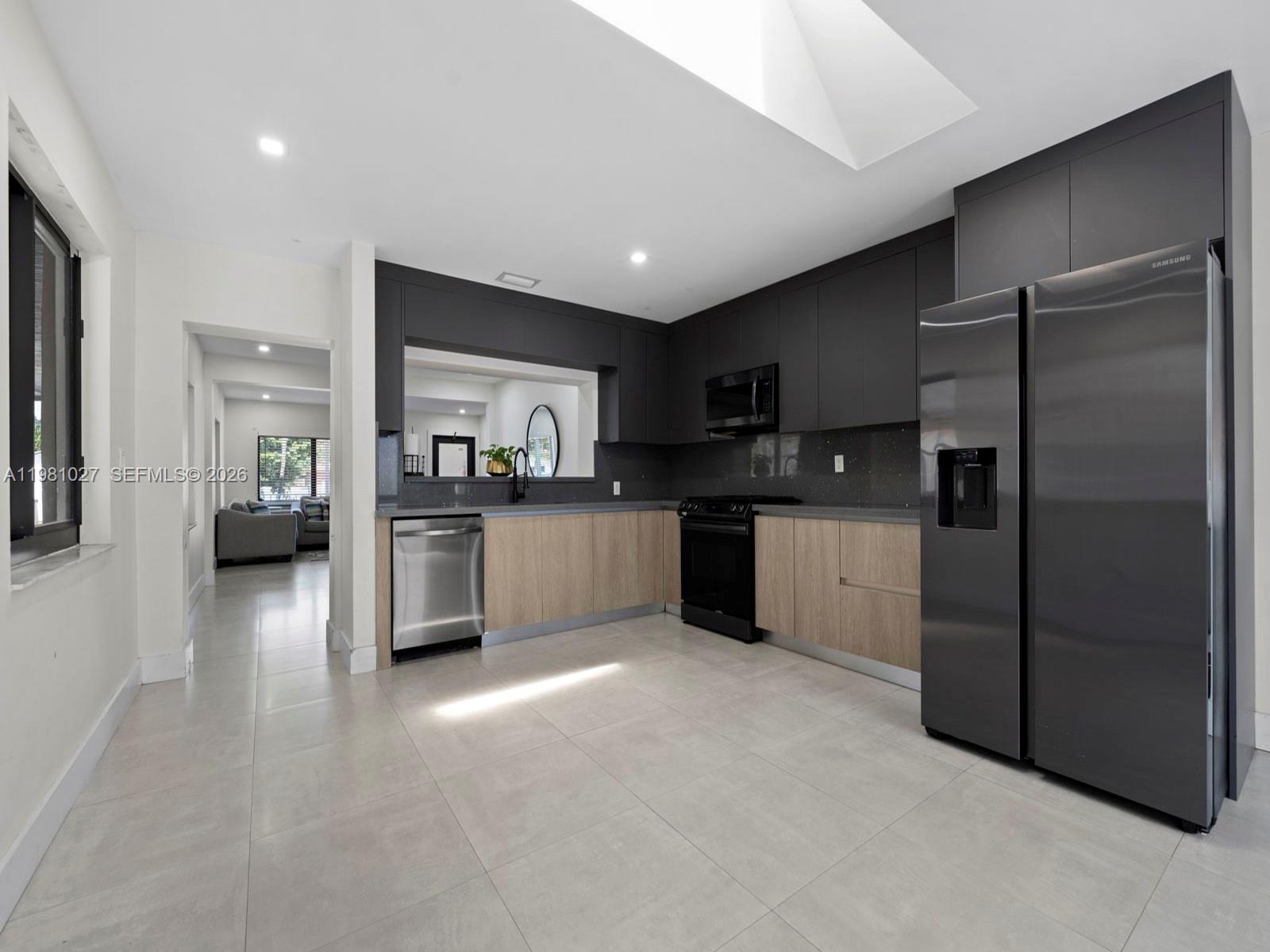 SUNLAND HOMES - Residential Income