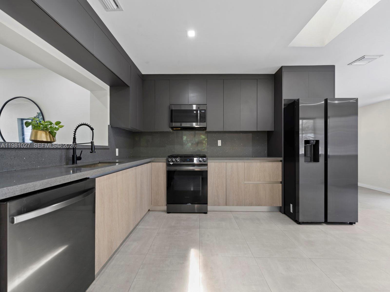 SUNLAND HOMES - Residential Income