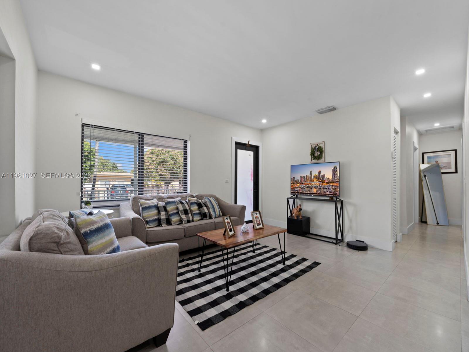 SUNLAND HOMES - Residential Income