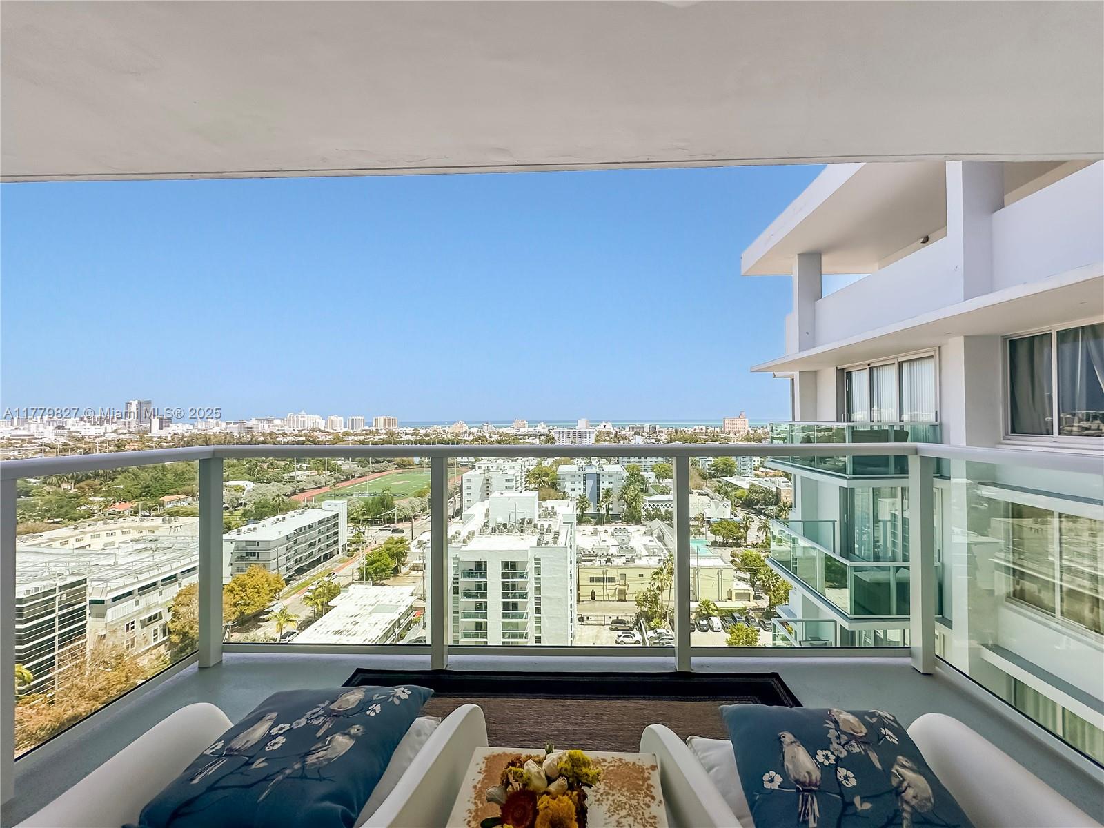 1000 West Ave PH-06