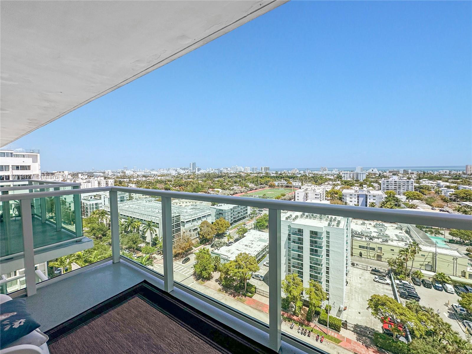 1000 West Ave PH-06