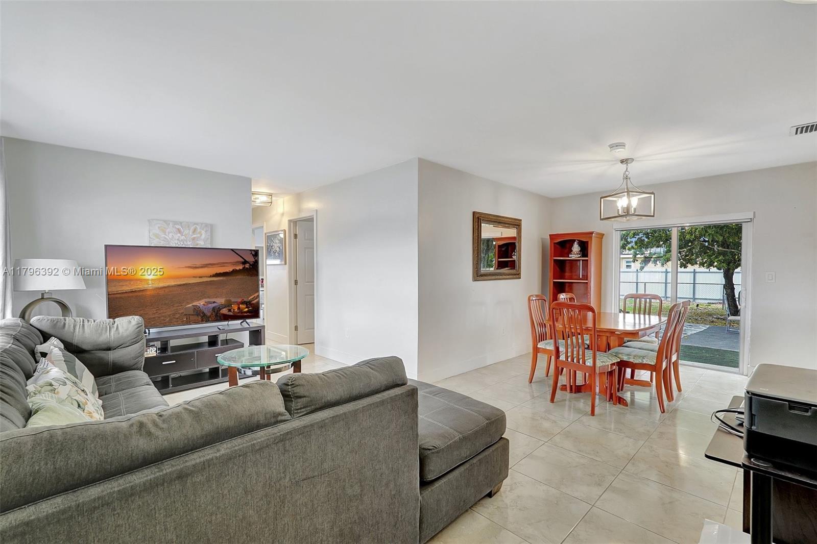 CAROL CITY GDNS 1ST ADDN - Residential