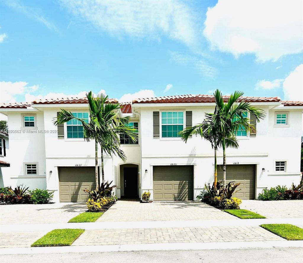 Photo of 6823 Broadwater Ln, Lake Worth, FL 33467 (MLS # A11890562)