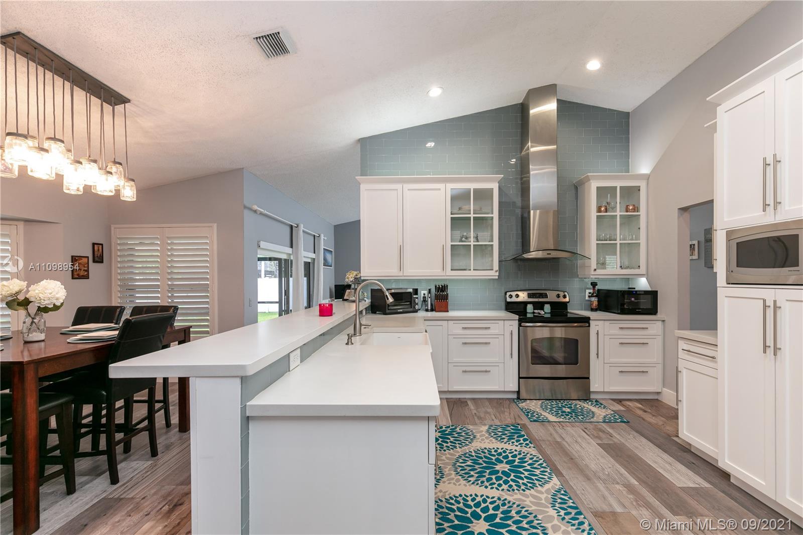 HAWKES BLUFF - Residential