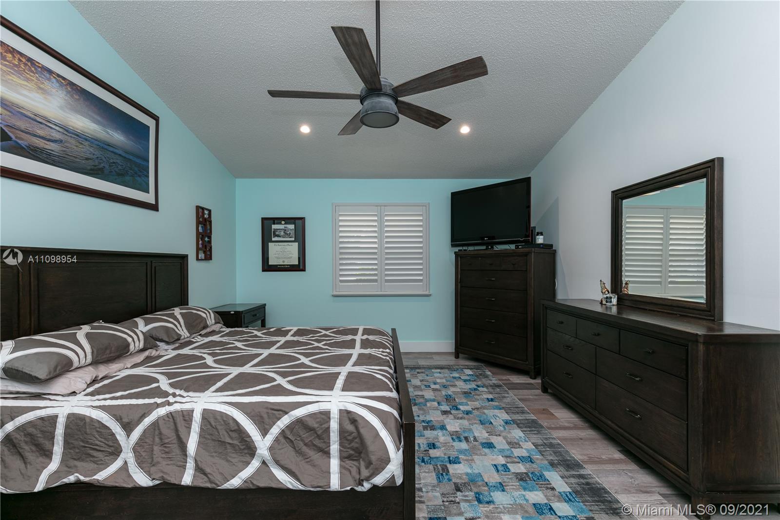 HAWKES BLUFF - Residential