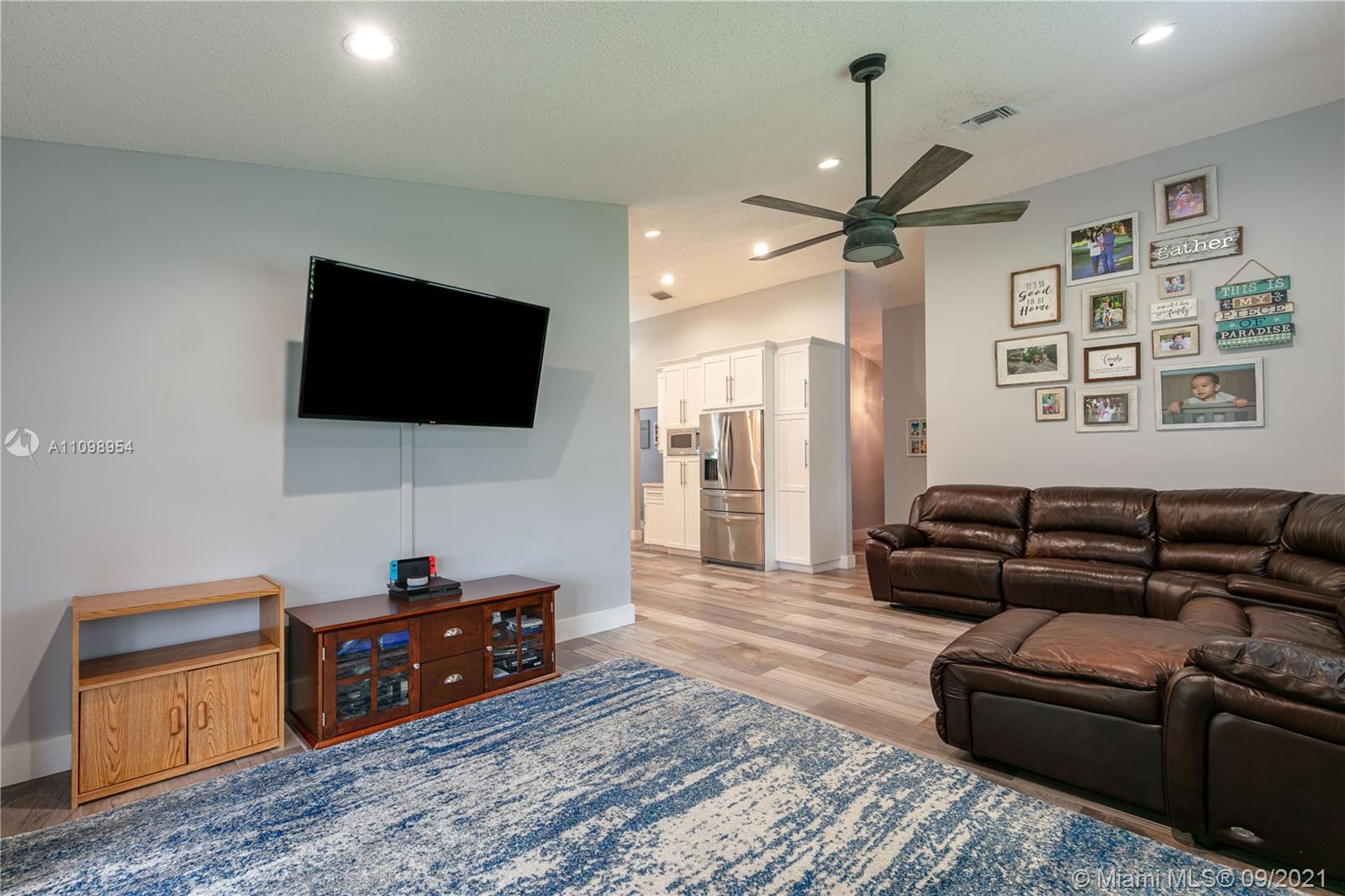 HAWKES BLUFF - Residential