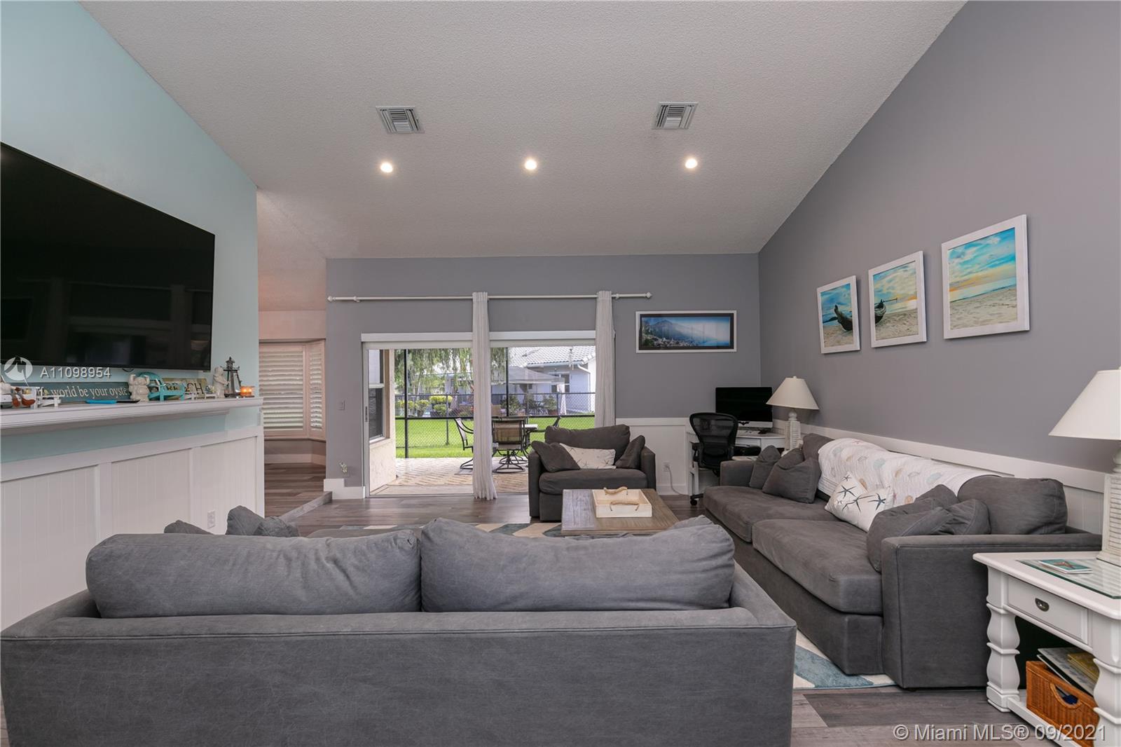 HAWKES BLUFF - Residential