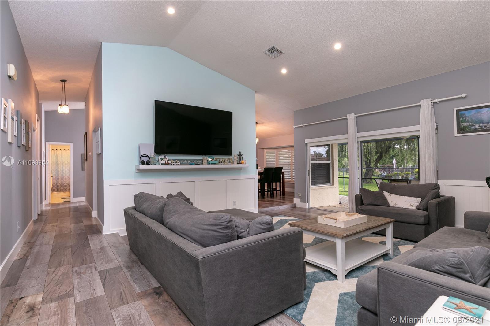 HAWKES BLUFF - Residential